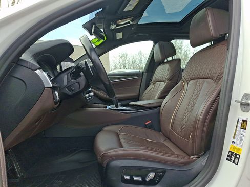 Used 2022 BMW M550i xDrive w/ Premium Package image 13