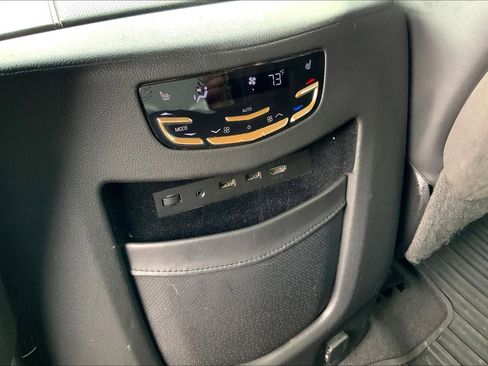 Used 2019 Cadillac Escalade Platinum image 36