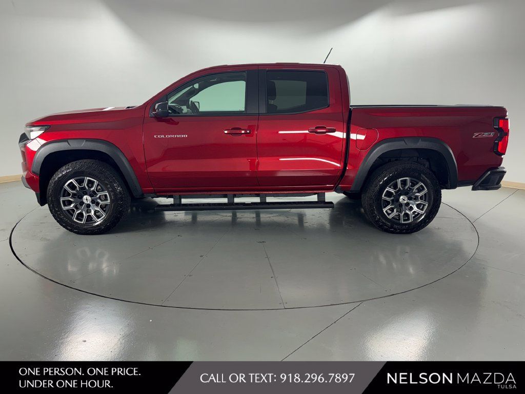 Used 2024 Chevrolet Colorado Z71 w/ Z71 Convenience Package 2 AWD/4WD image 9