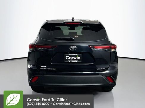 Used 2024 Toyota Highlander LE image 13