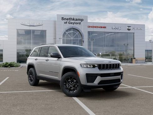 New 2026 Jeep Grand Cherokee Altitude image 5