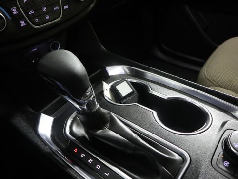 Used 2023 Chevrolet Traverse LS w/ Safety Package image 28