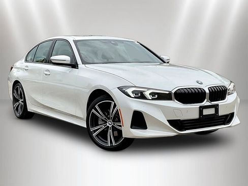 Used 2023 BMW 330i xDrive Sedan w/ Premium Package AWD/4WD image 3