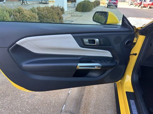 Used 2024 Ford Mustang Premium image 10