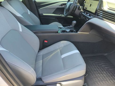 Used 2026 Toyota Camry SE w/ Multimedia Upgrade Package image 10