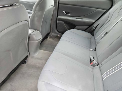 Used 2022 Hyundai Elantra SEL image 27