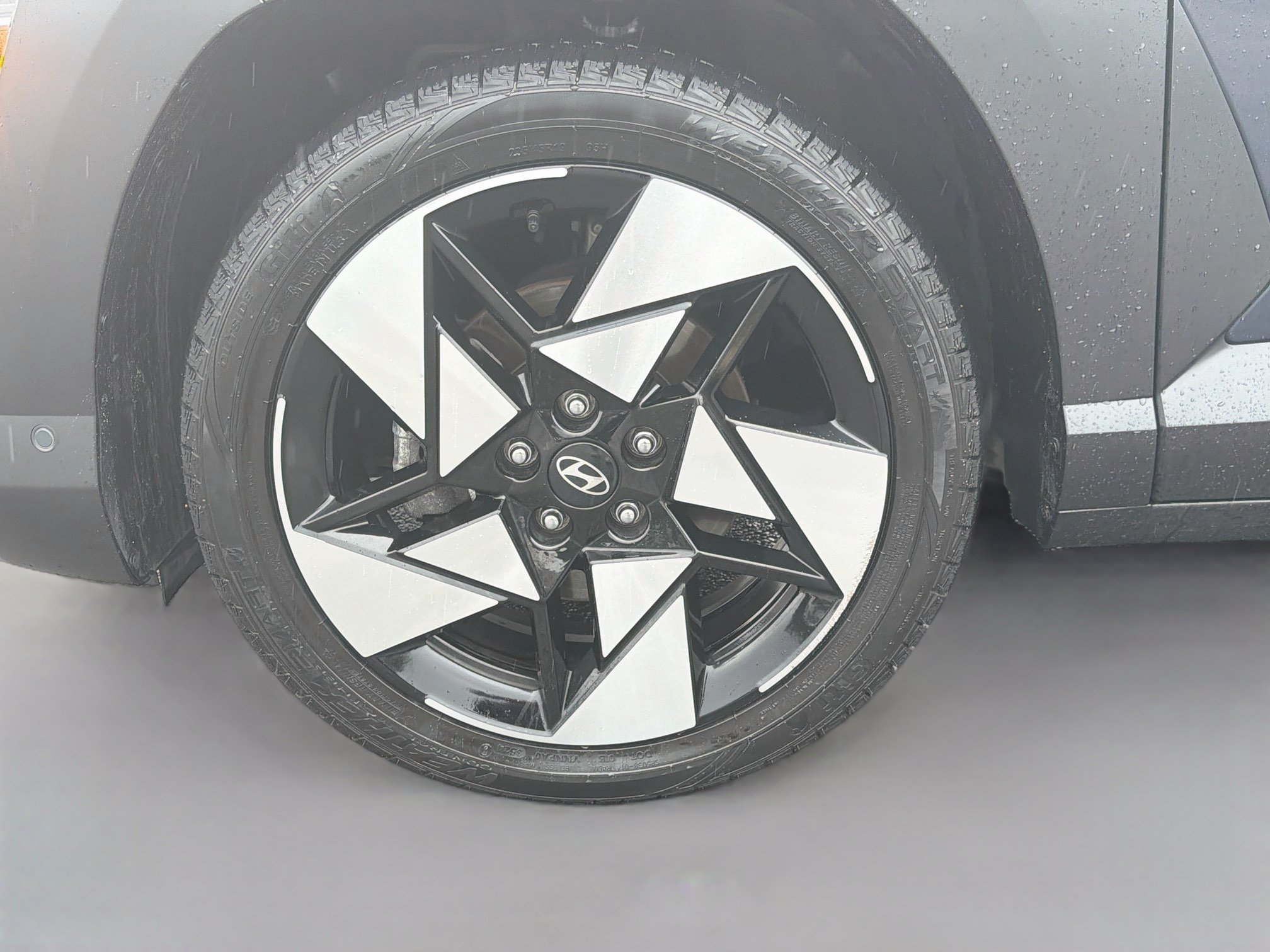 Used 2024 Hyundai Kona Limited FWD image 43