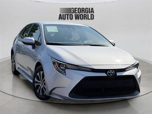 Used 2021 Toyota Corolla LE FWD image 2