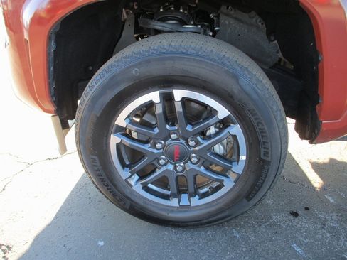 Used 2025 Toyota Tacoma TRD Sport image 13