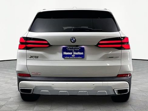 Used 2024 BMW X5 xDrive40i w/ Premium Package AWD/4WD image 4