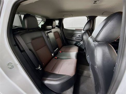 Certified 2025 Nissan Kicks SR image 27