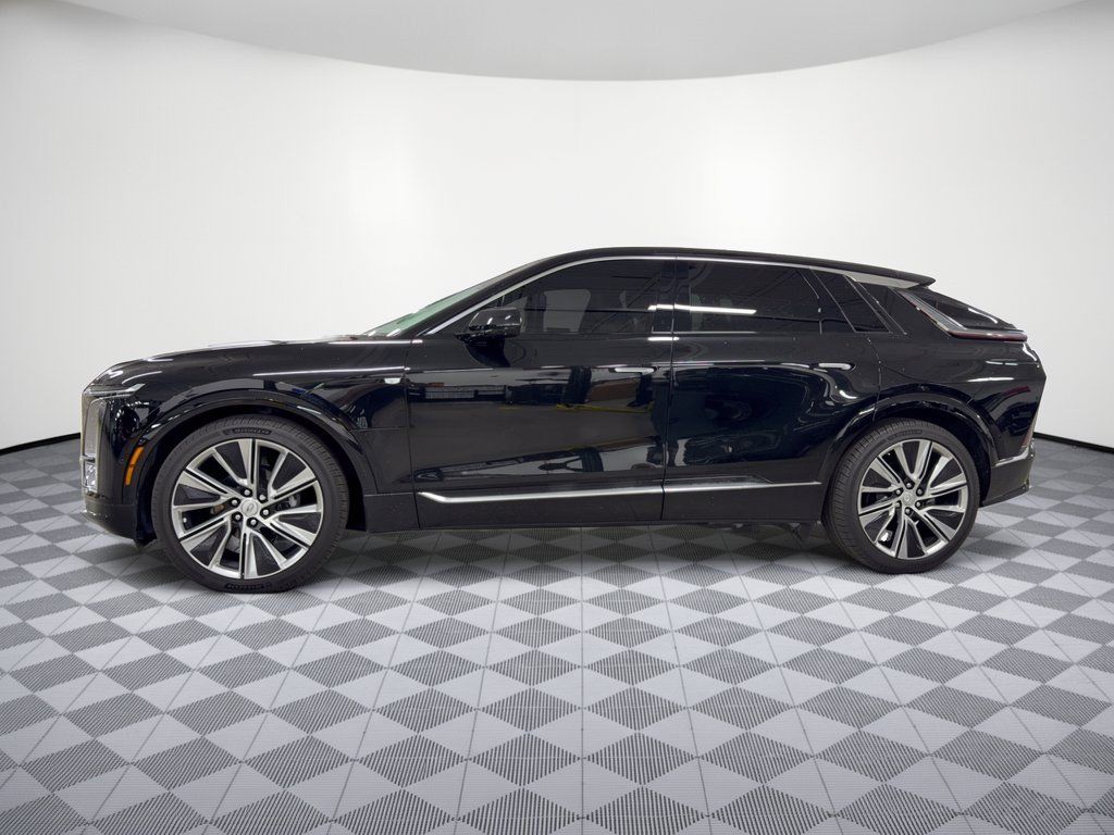 Certified 2024 Cadillac Lyriq Luxury w/ Nappa Leather Package AWD/4WD image 2
