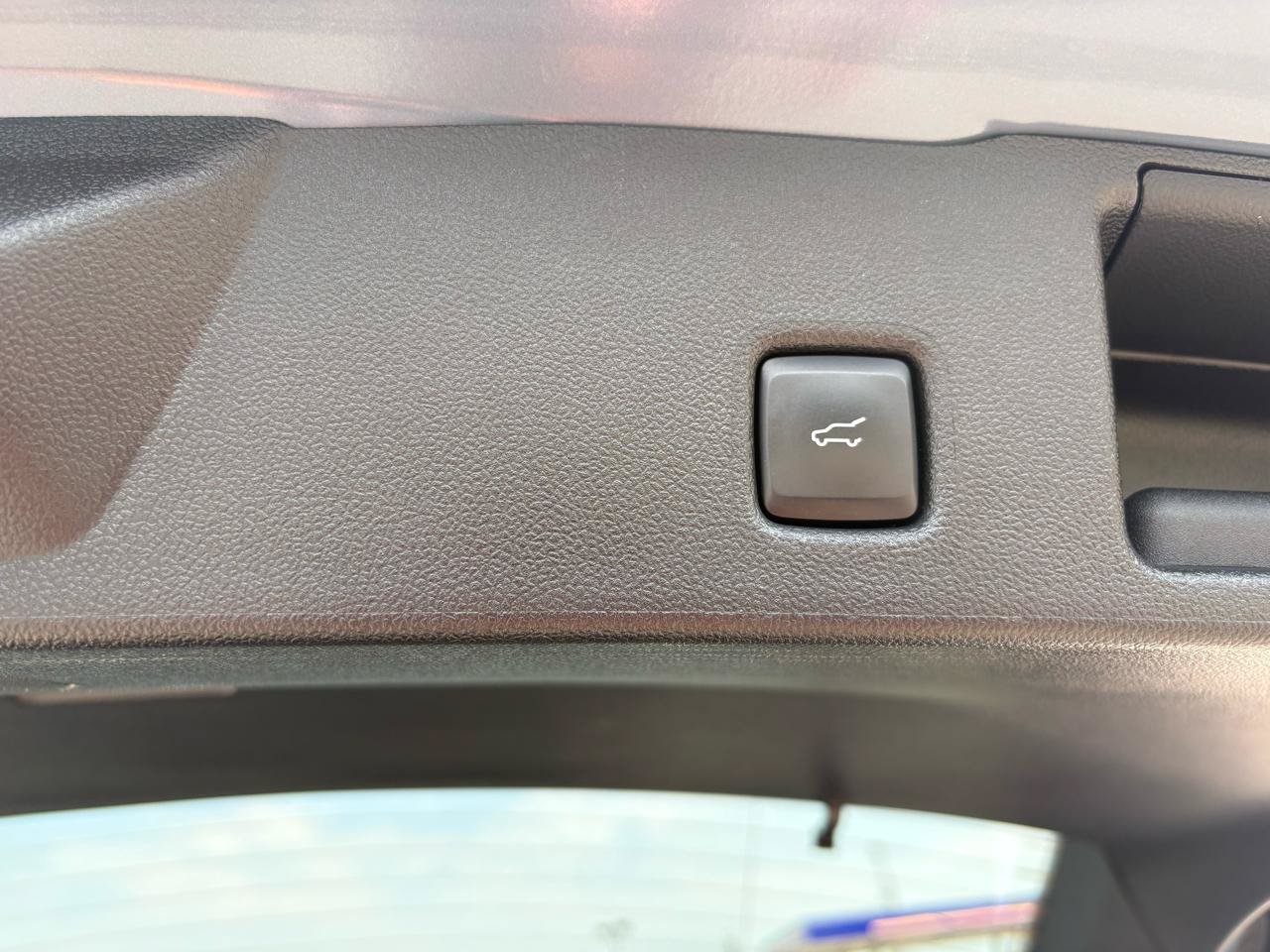 Used 2024 Ford Escape Platinum AWD/4WD image 55