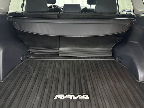 Used 2021 Toyota RAV4 LE AWD/4WD image 23