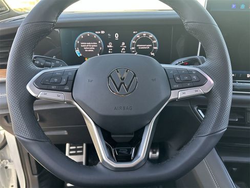 New 2026 Volkswagen Tiguan SEL R-Line image 19