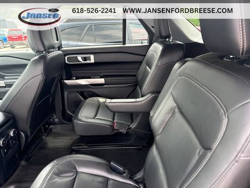 Used 2022 Ford Explorer XLT w/ Equipment Group 202A AWD/4WD image 28