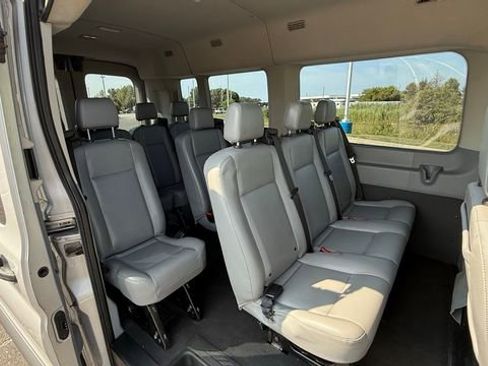 Used 2018 Ford Transit 350 XL image 22