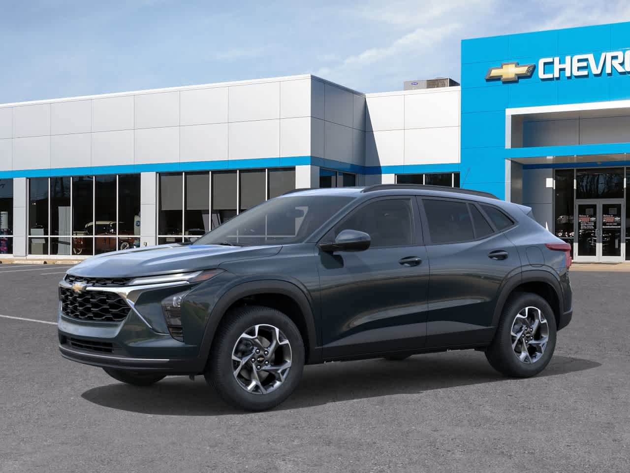 Used 2026 Chevrolet Trax LT w/ Sunroof Package FWD image 2