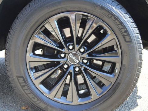 Used 2015 Lincoln Navigator 2WD image 42