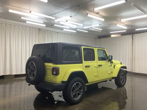 Used 2023 Jeep Wrangler Unlimited Sahara AWD/4WD image 6
