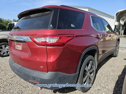 Used 2019 Chevrolet Traverse LT w/ LT Premium Package FWD image 6