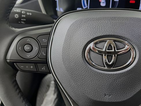 Used 2025 Toyota Corolla XLE image 19