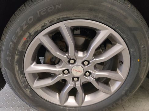 Used 2024 GMC Terrain SLT AWD/4WD image 31