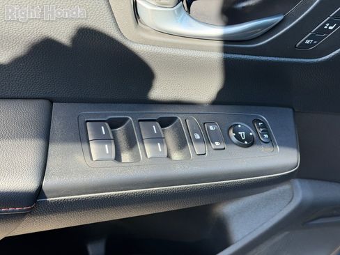 Used 2025 Honda CR-V Sport-L image 19
