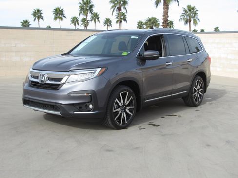 Certified 2022 Honda Pilot Touring image 1