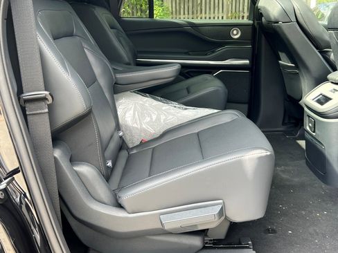 New 2025 Lincoln Navigator L Reserve w/ Jet Appearance Package image 11