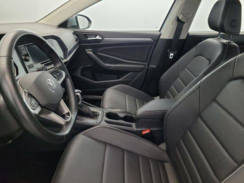 Used 2024 Volkswagen Jetta SE FWD image 17