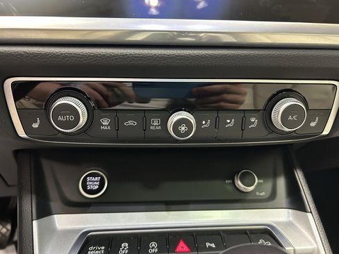 Used 2023 Audi Q3 2.0T Premium image 16