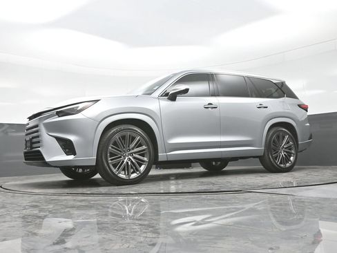 Used 2024 Lexus TX 550h AWD Plug-In Hybrid w/ Technology Package image 35