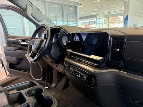 Used 2022 Chevrolet Silverado 1500 LT w/ Protection Package AWD/4WD image 30