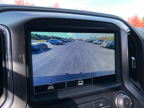 Used 2021 Chevrolet Silverado 1500 LT Trail Boss w/ Convenience Package II image 20