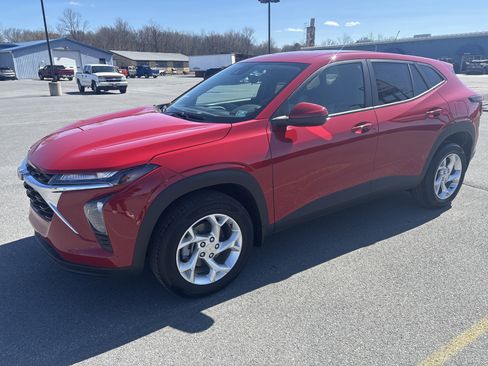 New 2026 Chevrolet Trax LS w/ LS Convenience Package image 8