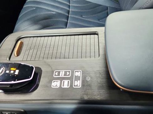 Used 2023 Nissan Ariya image 16