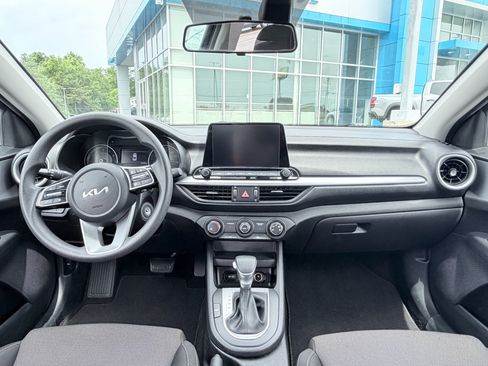 Used 2023 Kia Forte LXS w/ LXS Technology Package FWD image 10