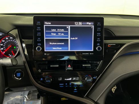 Used 2024 Toyota Camry XSE FWD image 18