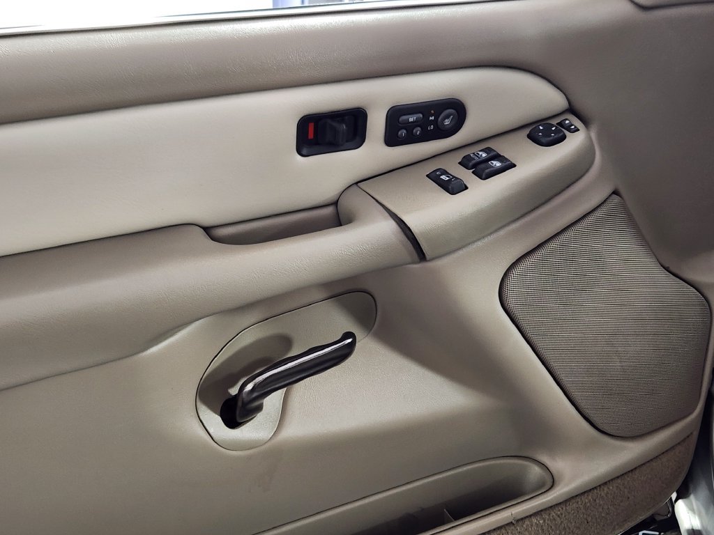 Used 2002 GMC Sierra 1500 Denali AWD/4WD image 16
