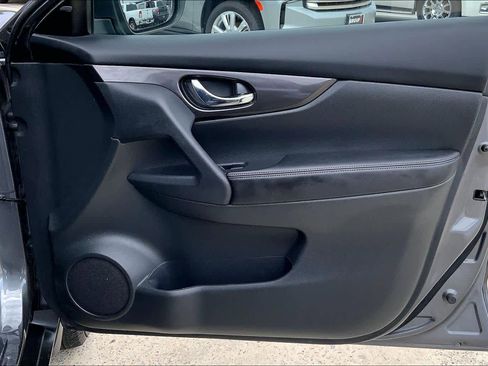 Used 2019 Nissan Rogue S w/ Special Edition Package image 21