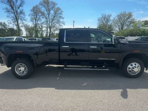 New 2026 GMC Sierra 3500 Denali image 9