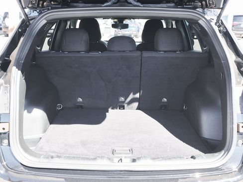 Used 2023 Jeep Compass Sport image 23