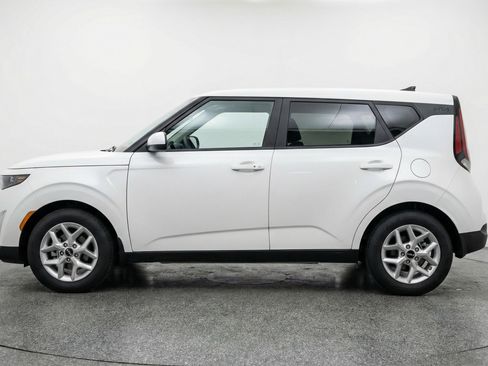 Used 2025 Kia Soul LX w/ LX Technology Package FWD image 5
