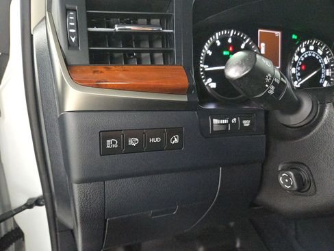 Used 2018 Lexus LX 570 4WD image 21