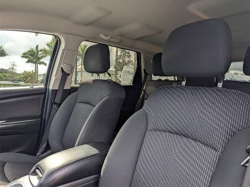 Used 2018 Dodge Journey SE image 23