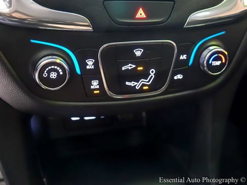 Used 2020 Chevrolet Equinox LT image 23