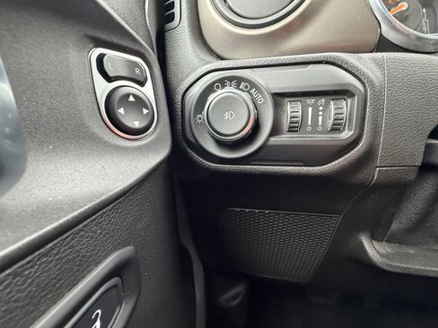 Used 2018 Jeep Wrangler Unlimited Sport S image 21