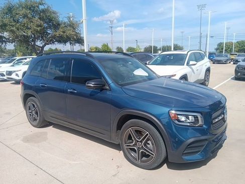 Used 2023 Mercedes-Benz GLB 250 w/ AMG Line image 2