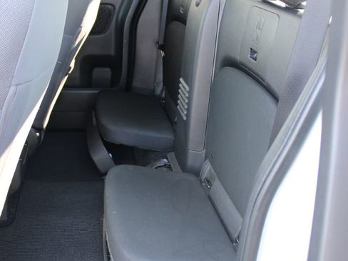 Used 2025 Nissan Frontier SV image 21